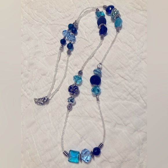 Long blue beaded necklace - Picture 1 of 5